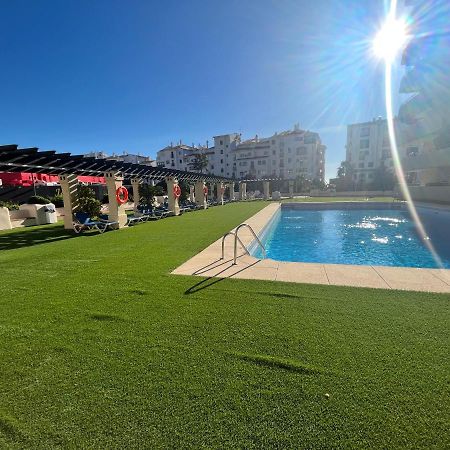 Heart Of Puerto Banus Newly Renavated Free Parking , Wifi ,Pool,Gym,Padel Court Apartment Marbella Luaran gambar