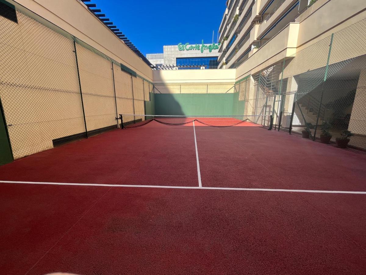 Heart Of Puerto Banus Newly Renavated Free Parking , Wifi ,Pool,Gym,Padel Court Apartment Marbella Luaran gambar