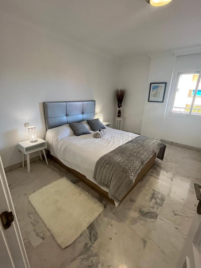 Heart Of Puerto Banus Newly Renavated Free Parking , Wifi ,Pool,Gym,Padel Court Apartment Marbella Luaran gambar