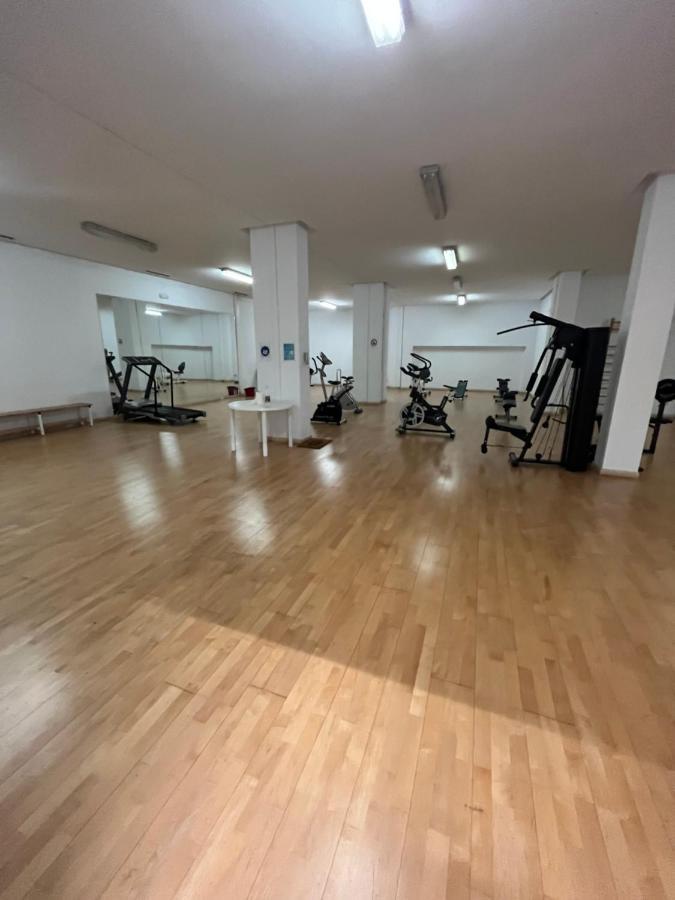 Heart Of Puerto Banus Newly Renavated Free Parking , Wifi ,Pool,Gym,Padel Court Apartment Marbella Luaran gambar